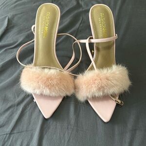 Pretty pink fur stilettos🫶🏾 BRAND NEW NEVER WORN